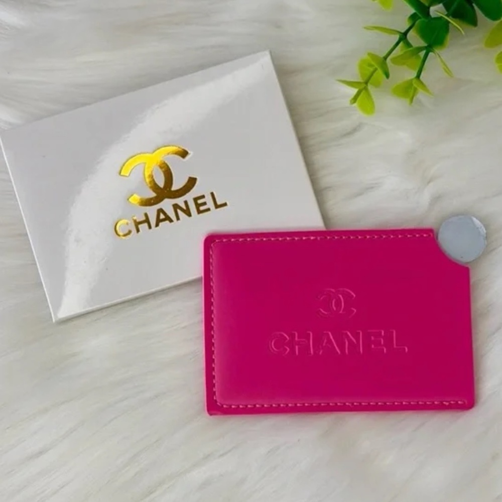 ⚡️CHANEL Beauty Pocket Mirror & Leather Card Holder NIB⚡️ - Picture 6 of 6